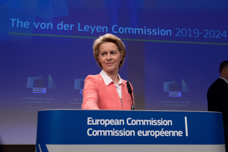 Ursula von der Leyen stellt designierte Kommissionsmitglieder vor. 
